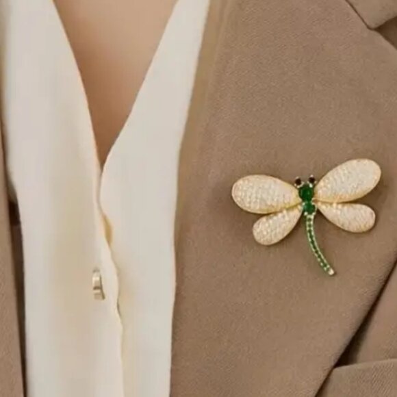 🌺 🌺 🌺 Sparkly Dragonfly Rhinestone Brooch - Picture 3 of 4